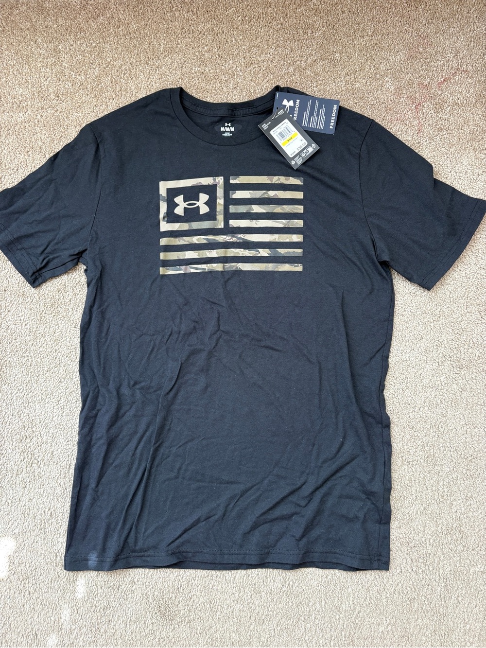 NWT Men’s Under Armor Camo Flag T-shirt Medium